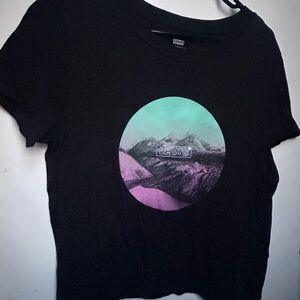 Levi's Black T-Shirt with Mountain Graphic